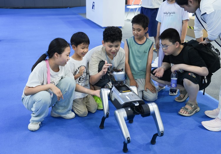 Shandong China Coal Group Showcases Full-Scenario Intelligent Equipment at the 2026 ’Robot+‘ Application Scenario Exhibition